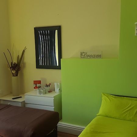 The Kop View Hotel Ливърпул Екстериор снимка