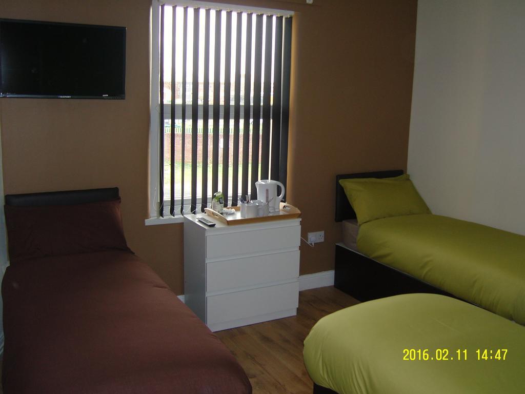 The Kop View Hotel Ливърпул Екстериор снимка