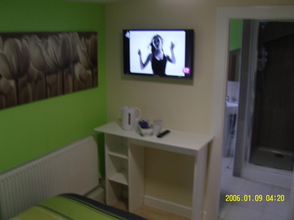 The Kop View Hotel Ливърпул Екстериор снимка