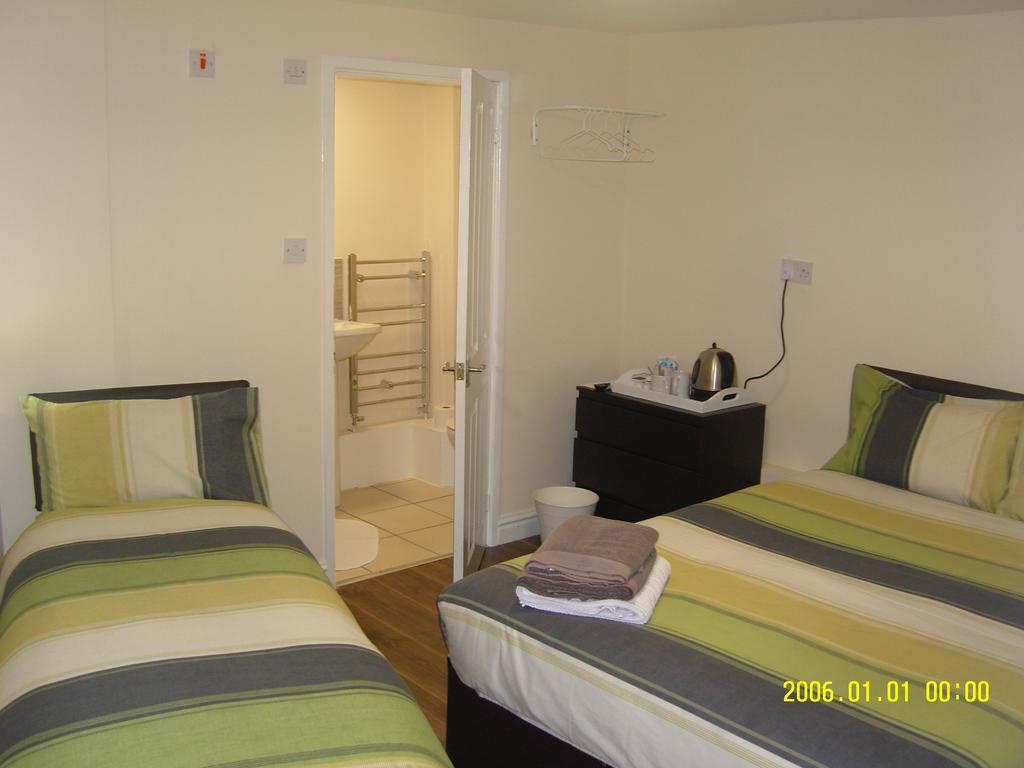 The Kop View Hotel Ливърпул Екстериор снимка